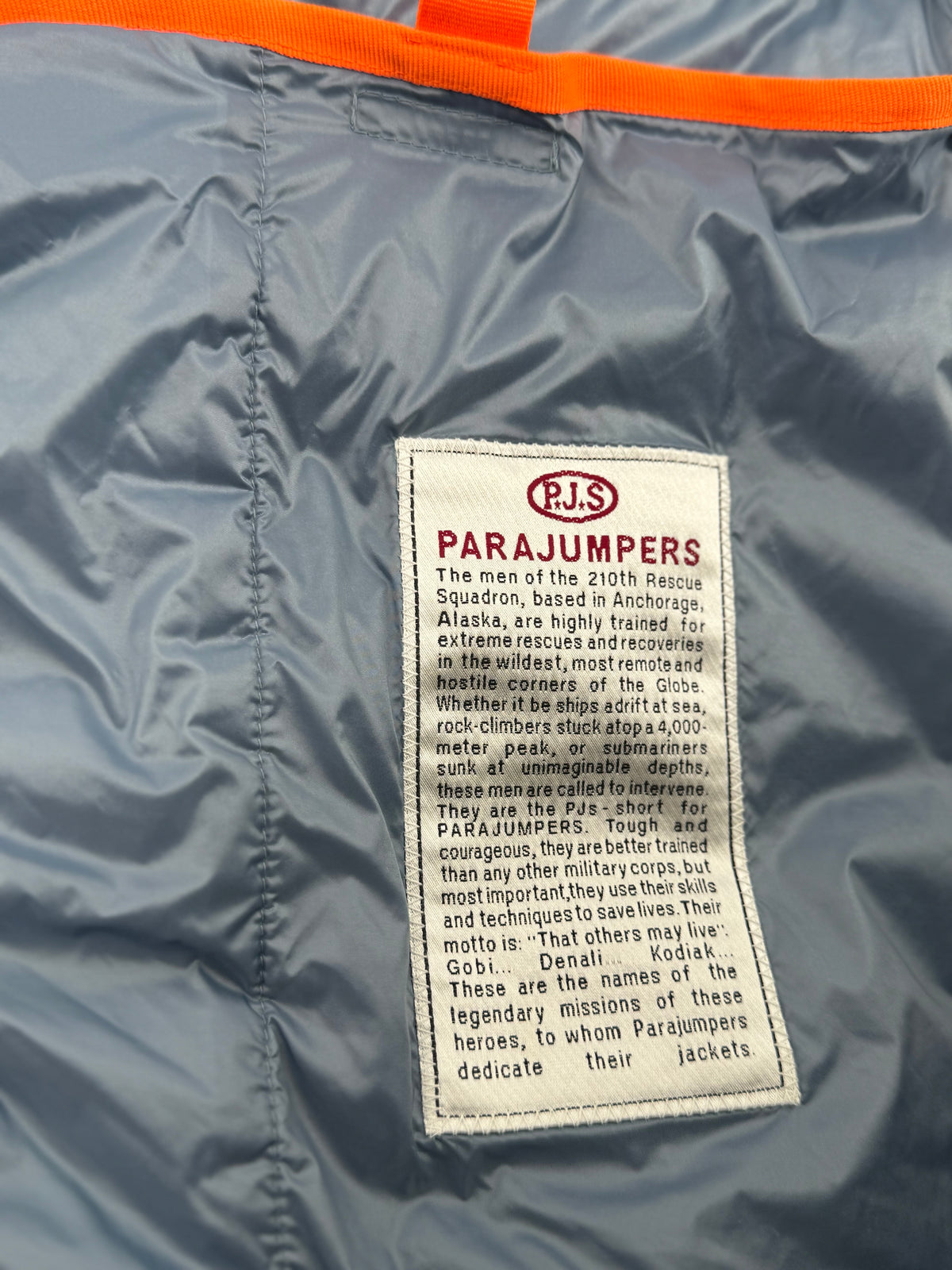 Parajumpers Warm-Up