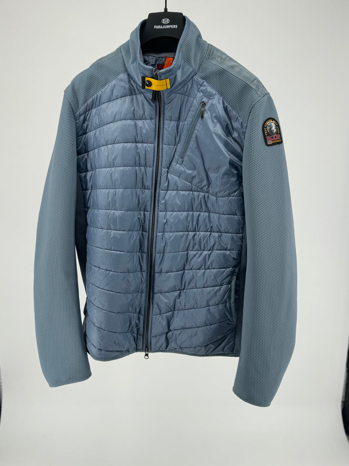 Parajumpers Warm-Up