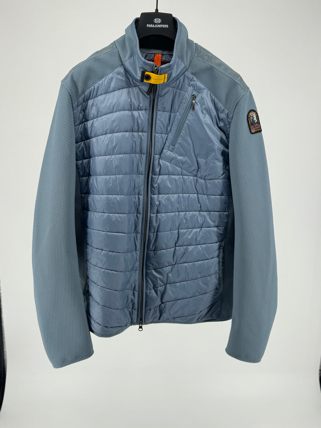 Parajumpers Warm-Up