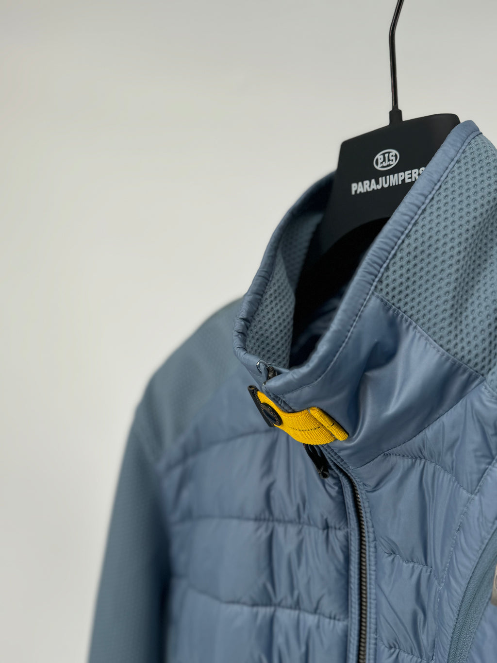 Parajumpers Warm-Up