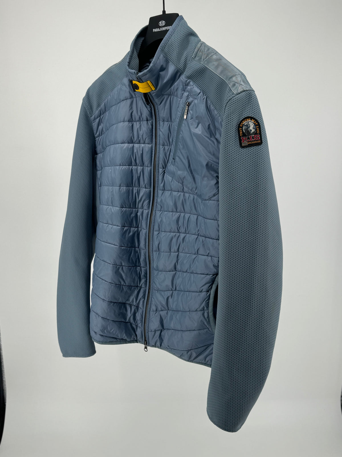 Parajumpers Warm-Up