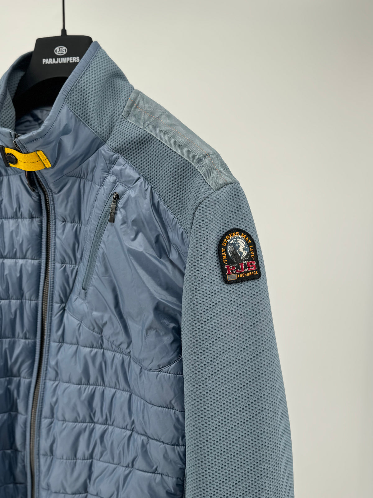 Parajumpers Warm-Up